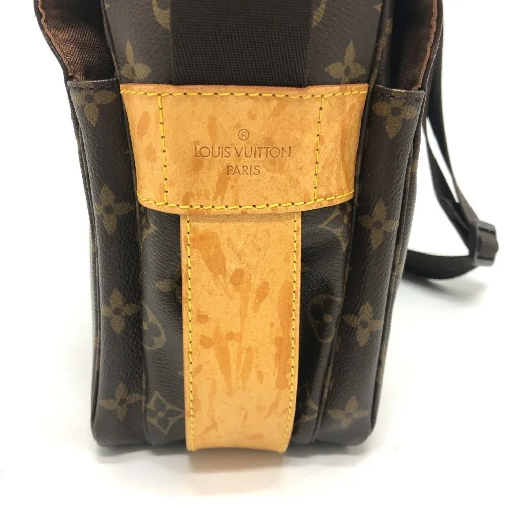 LOUIS VUITTON Authentic Brown Monogram Canvas Messenger Shoulder Bag